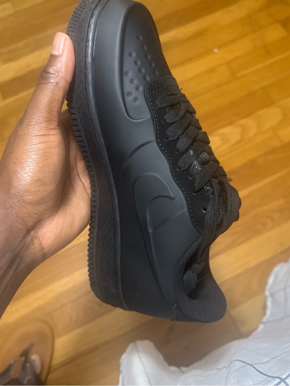Men's Black Low-Top Casual Sneaker